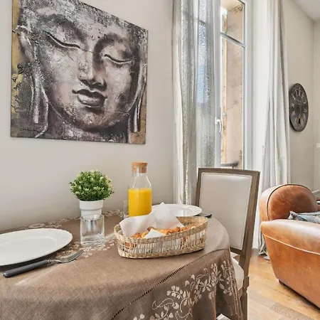 Appartamento Bnbnook - Stylish 1br - Heart Of Golden Triangle Parigi