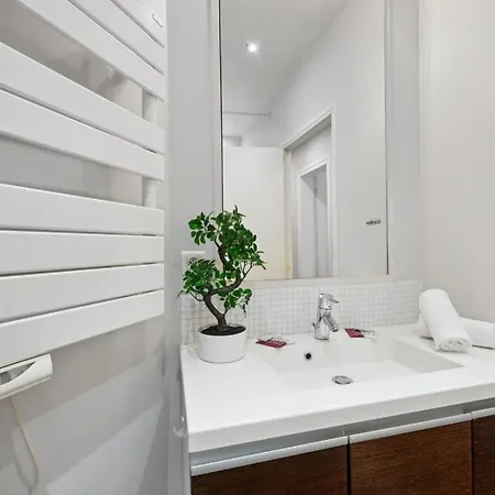 Bnbnook - Stylish 1br - Heart Of Golden Triangle