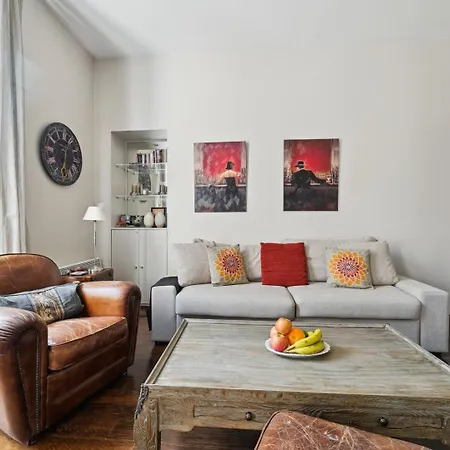 Appartamento Bnbnook - Stylish 1br - Heart Of Golden Triangle Parigi
