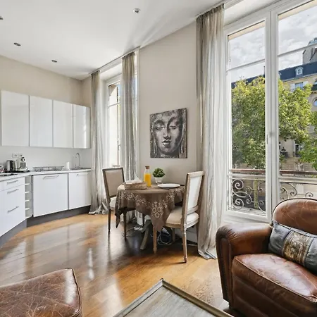 Appartamento Bnbnook - Stylish 1br - Heart Of Golden Triangle Parigi